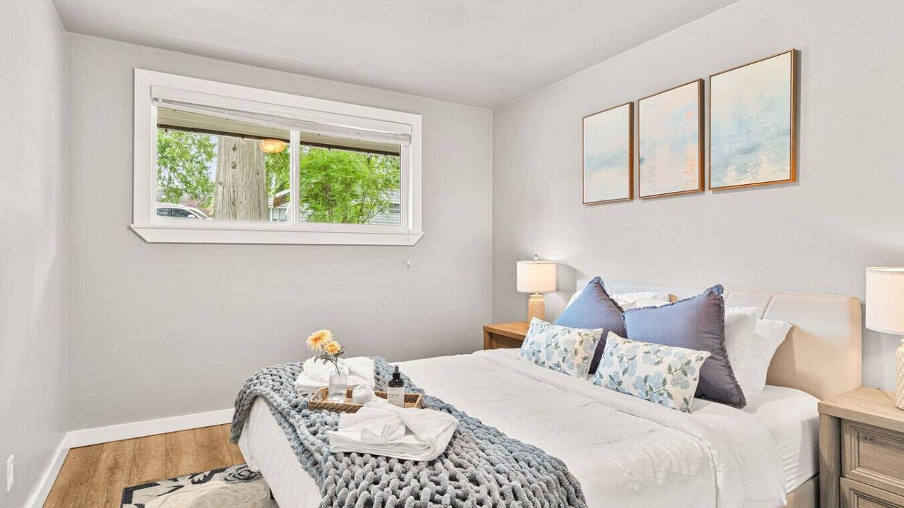 Photo of Bedroom in Martha Lake