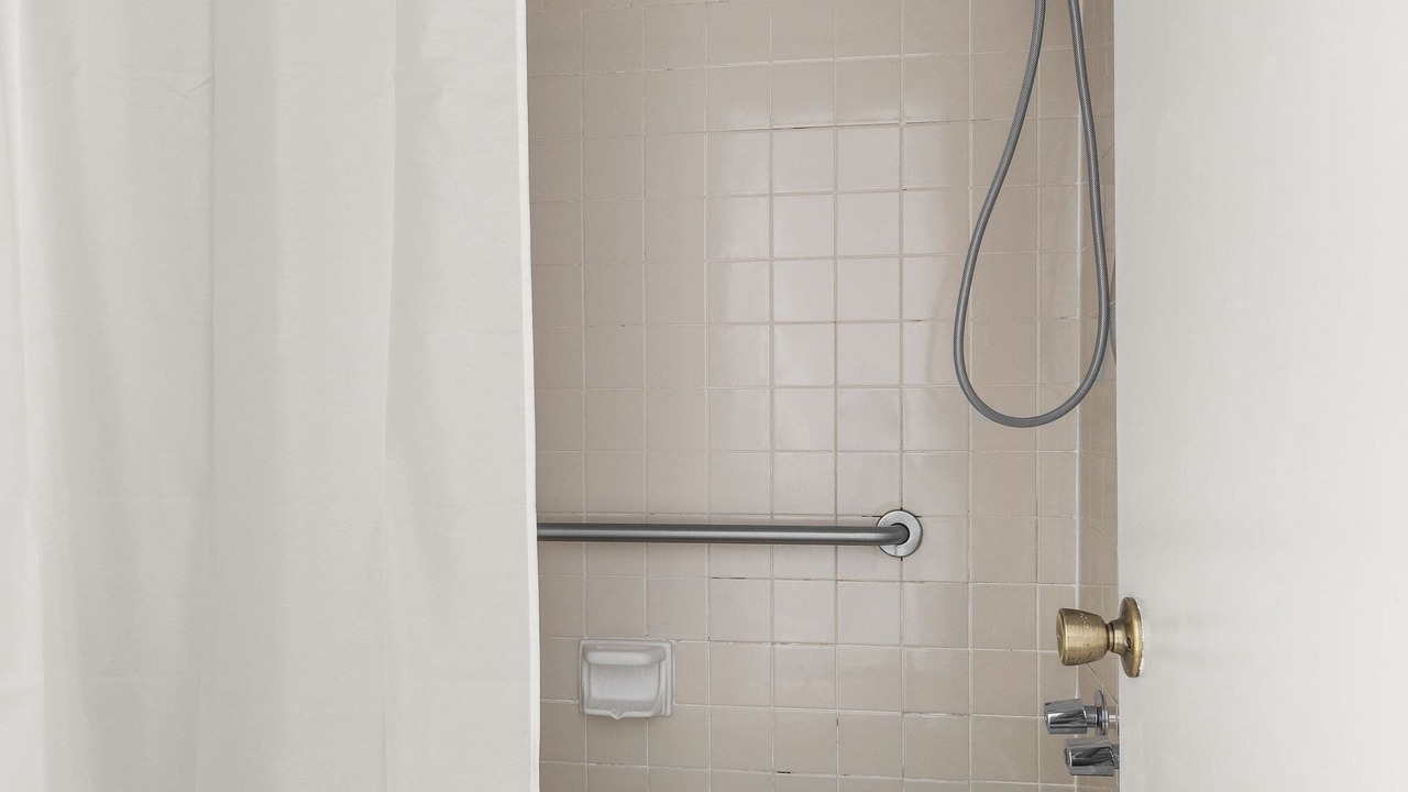 Photo of Bathroom in Music Row