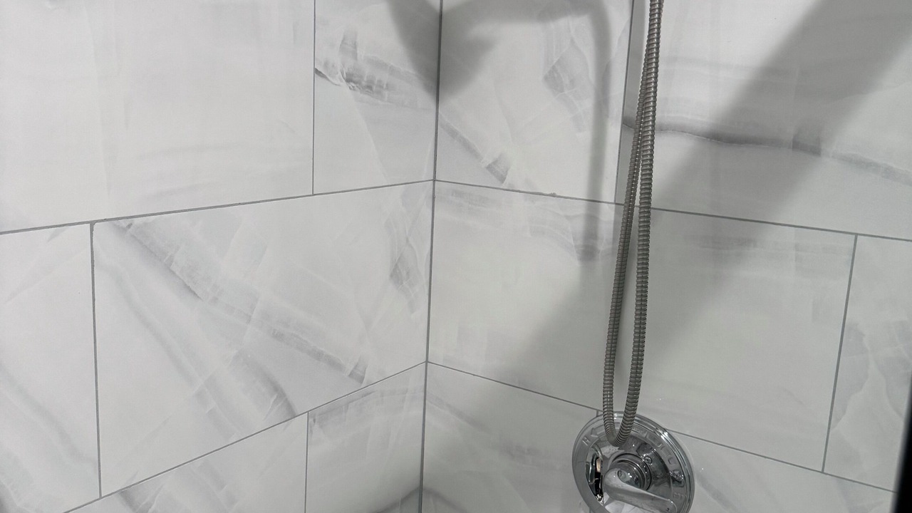 Photo of Bathroom in Lamanda Park