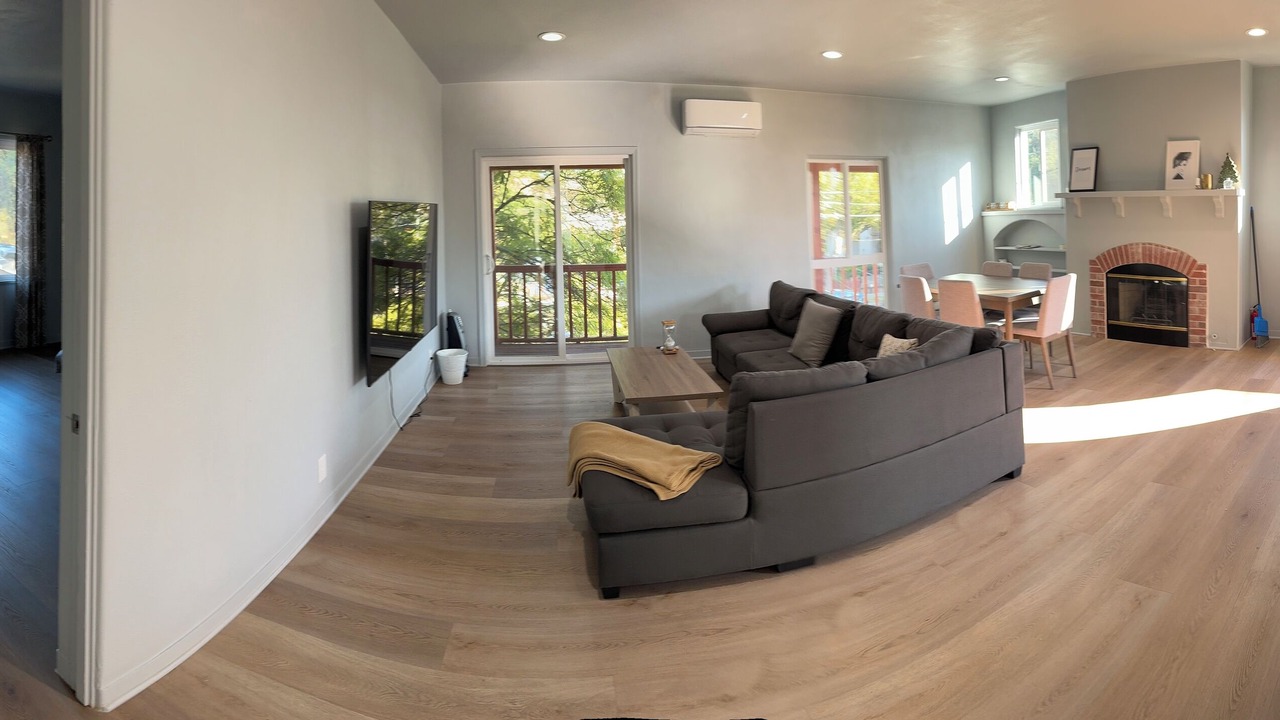 Photo of Livingroom in Lamanda Park