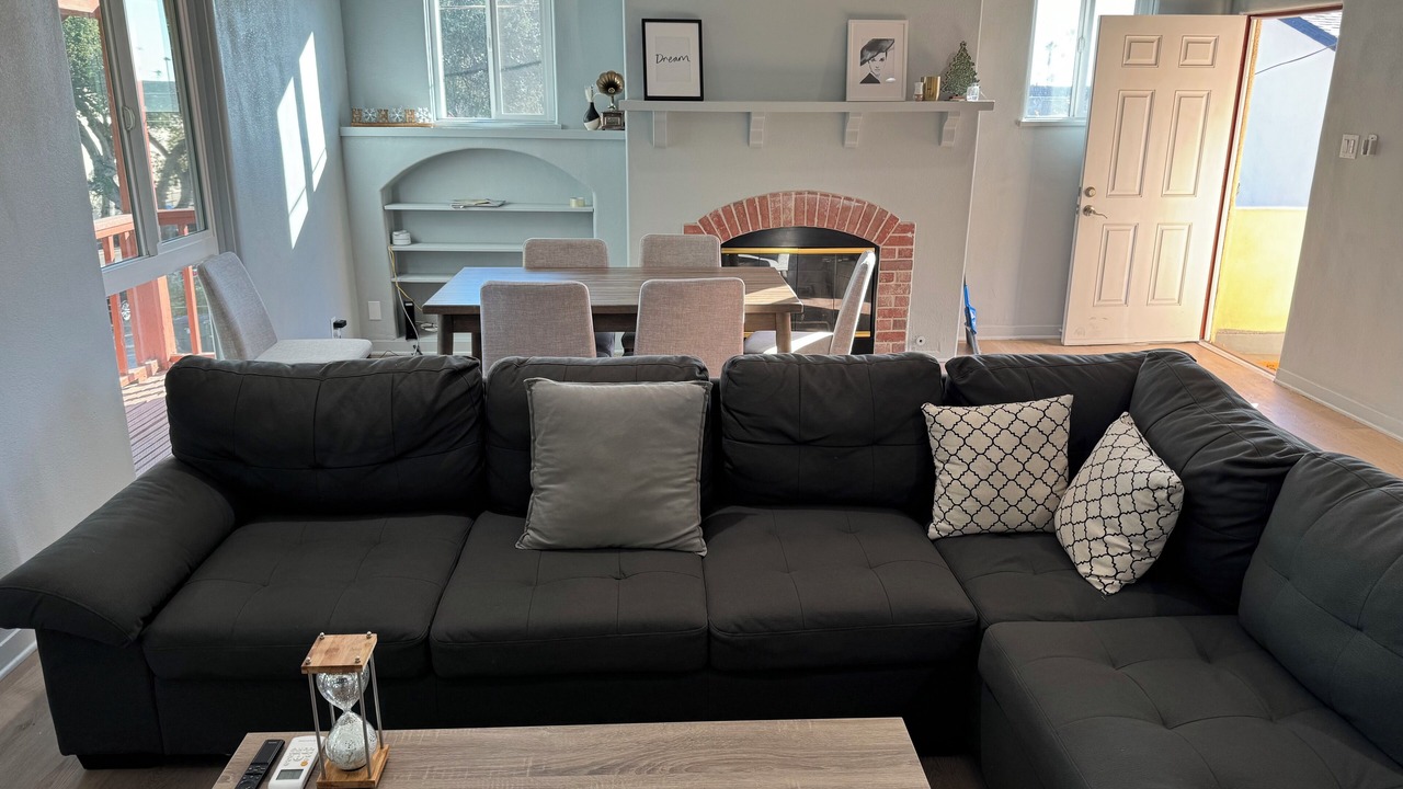 Photo of Livingroom in Lamanda Park
