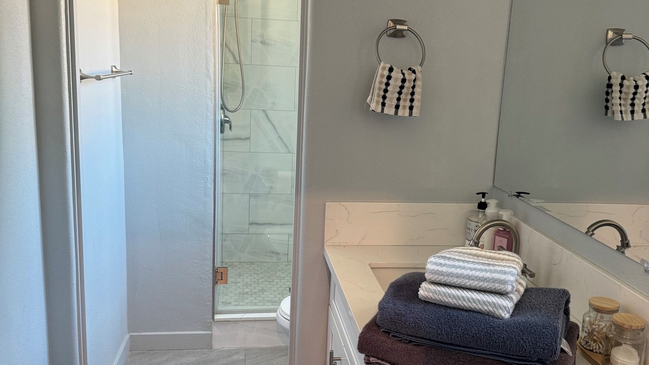 Photo of Bathroom in Lamanda Park