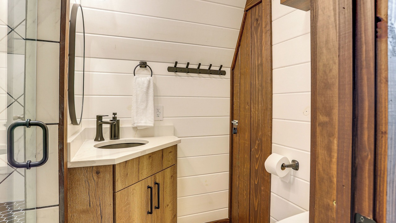 Photo of Bathroom in Idlewild