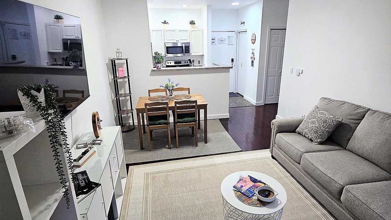 Photo of Livingroom in Belltown