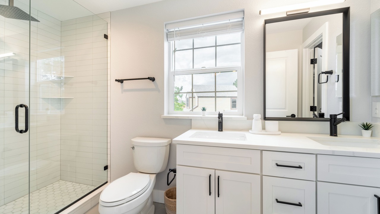 Photo of Bathroom in Dakota Station