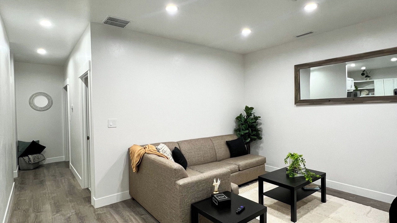 Photo of Livingroom in Midvale