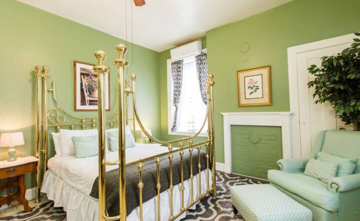 Photo of Bedroom in Gap