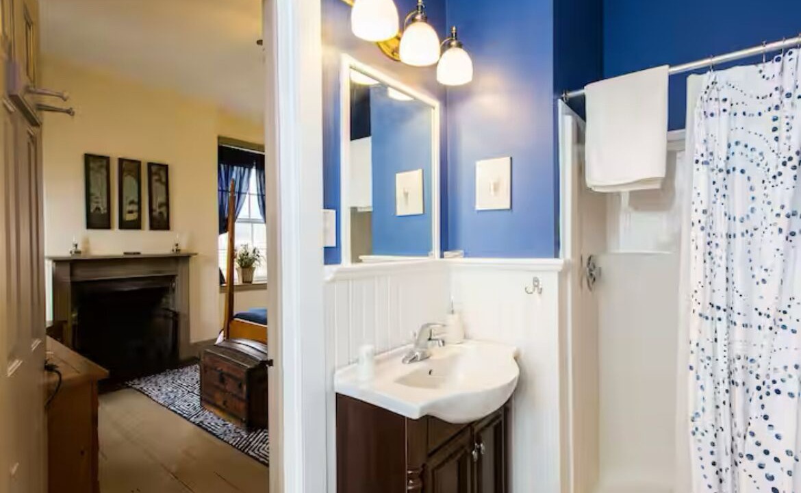 Photo of Bathroom in Gap