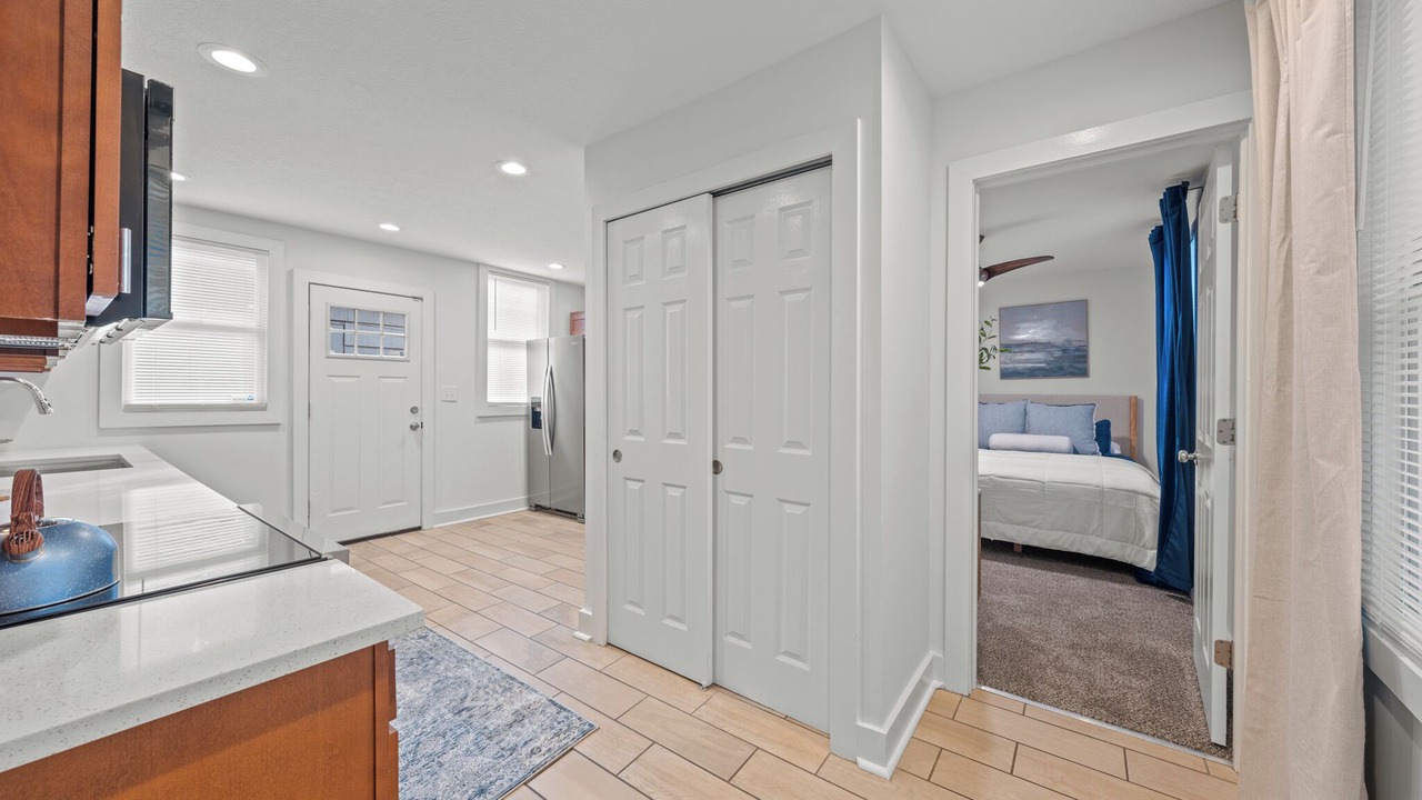 Photo of Bedroom in Detroit - Shoreway