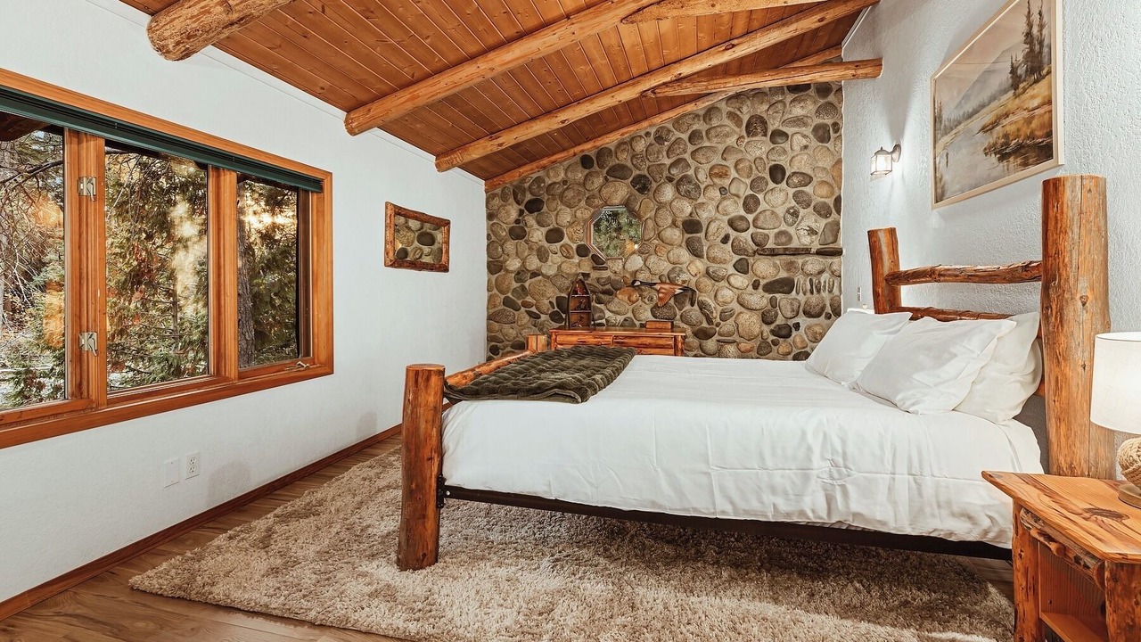 Photo of Bedroom in Leavenworth