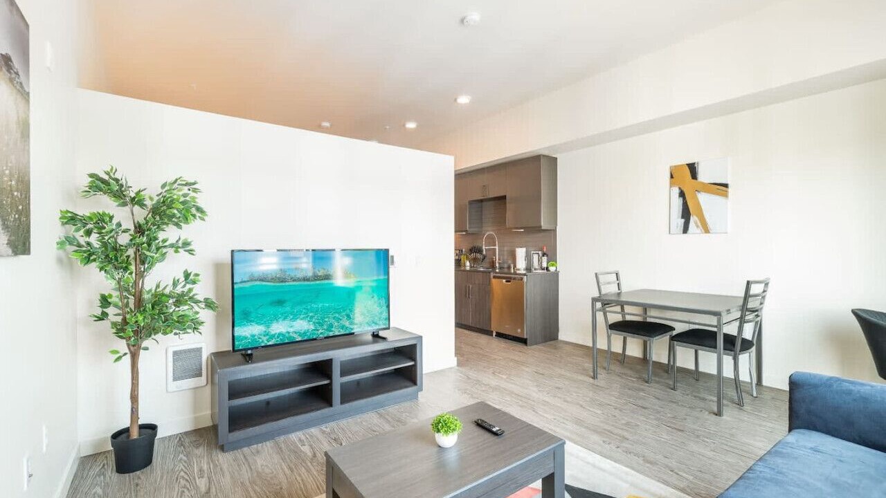 Photo of Livingroom in Downtown