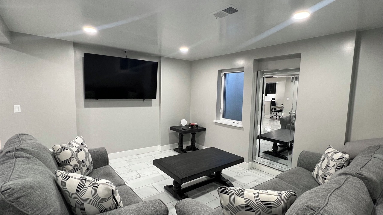 Photo of Livingroom in South Alameda