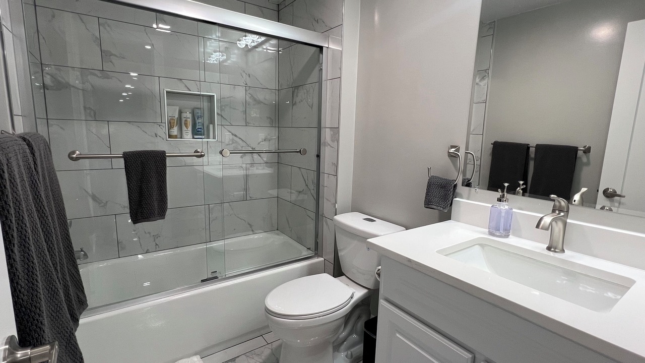 Photo of Bathroom in South Alameda