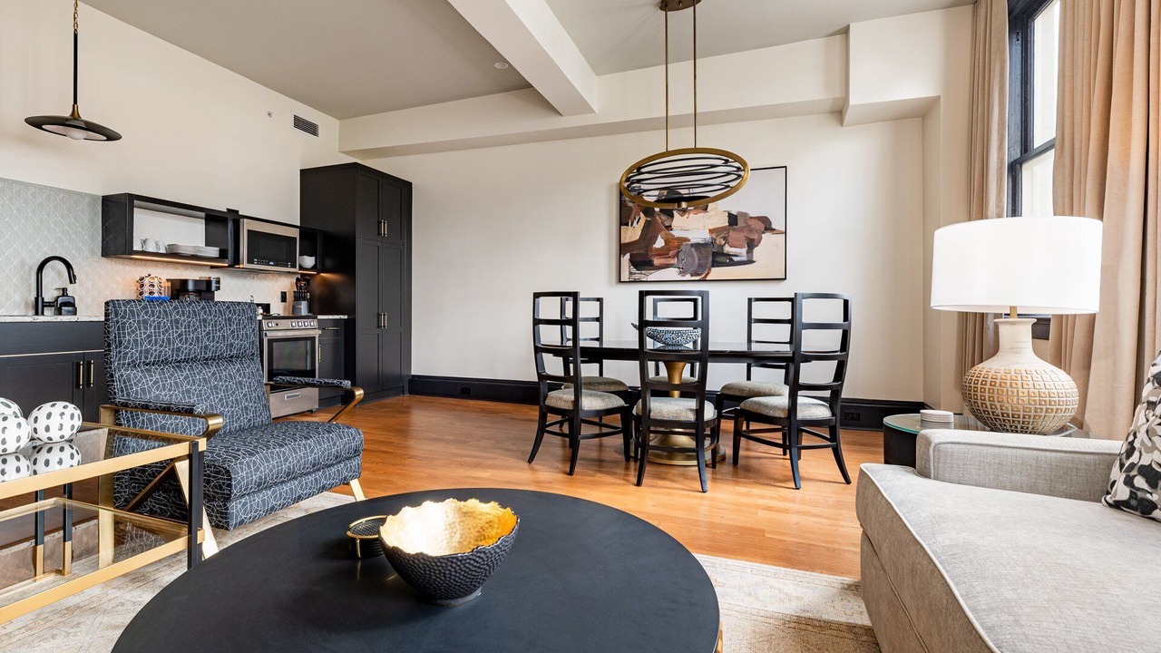 Photo of Livingroom in French Quarter