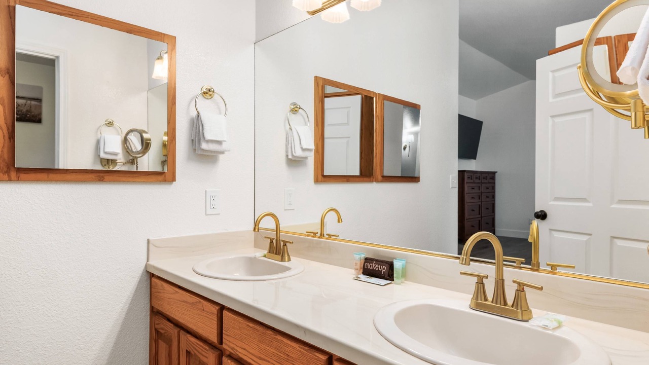 Photo of Bathroom in Dunes City