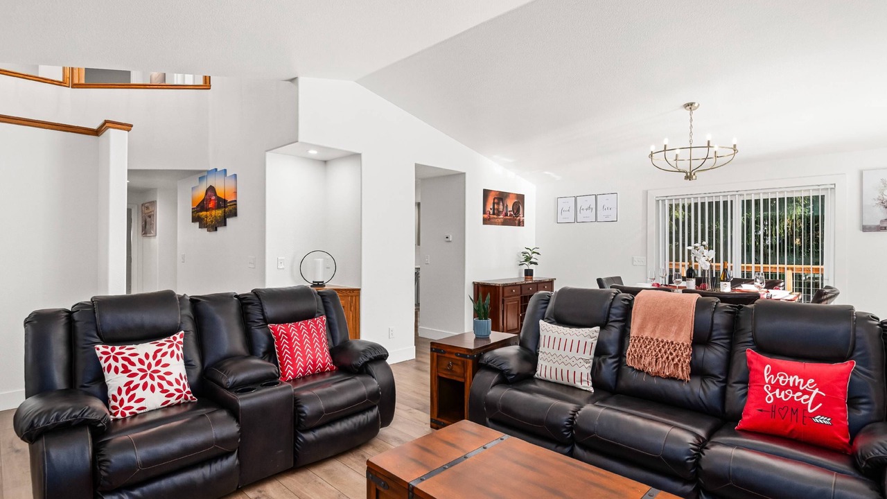 Photo of Livingroom in Dunes City
