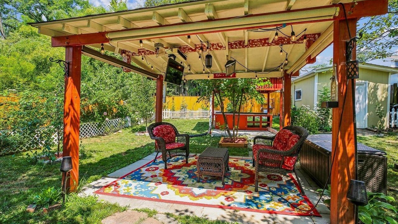 Photo of Patio Balcony in Wheaton-Glenmont