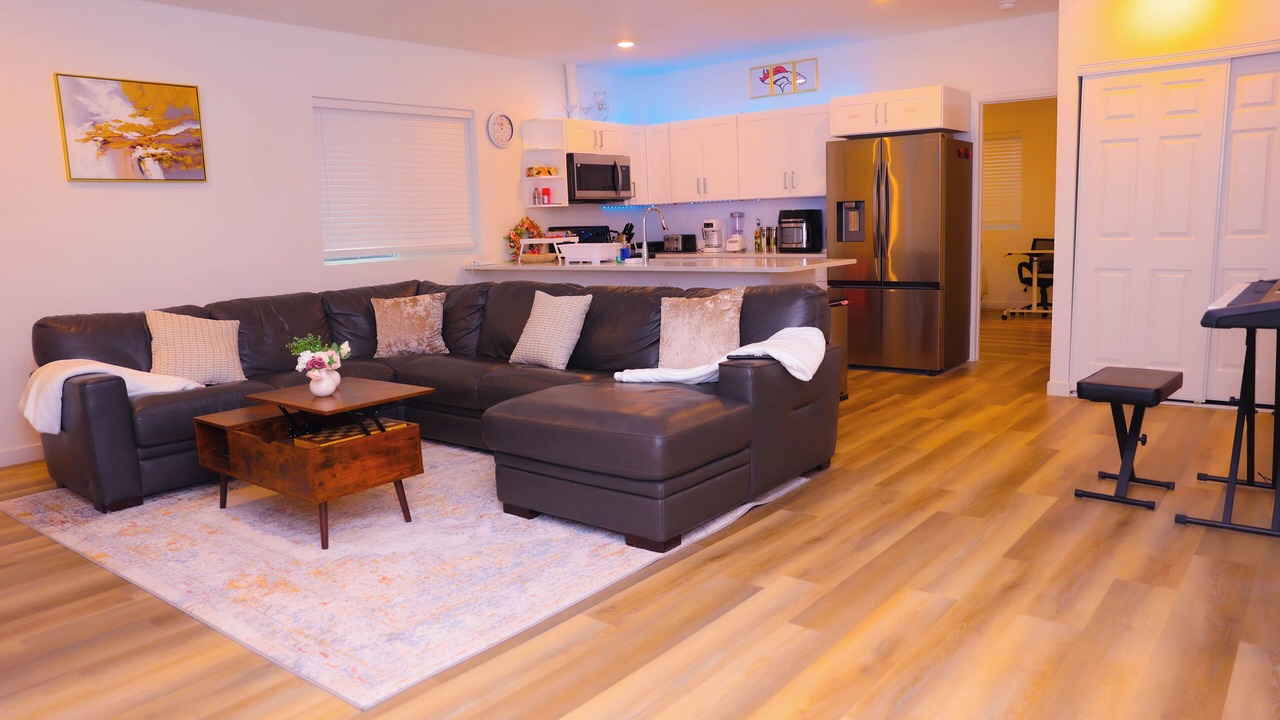 Photo of Livingroom in Aurora