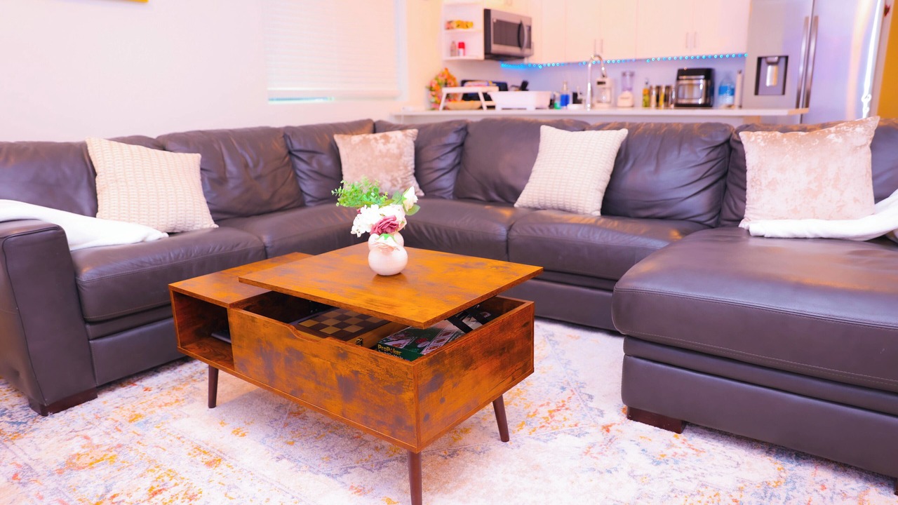 Photo of Livingroom in Aurora