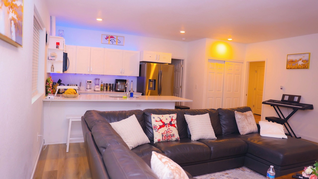 Photo of Livingroom in Aurora