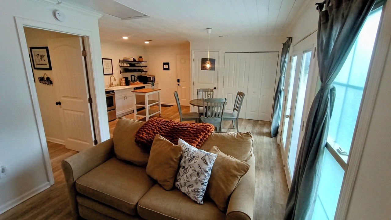 Photo of Livingroom in McMurray