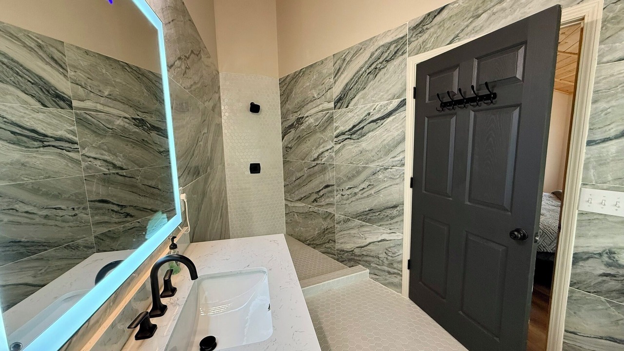Photo of Bathroom in Kodak