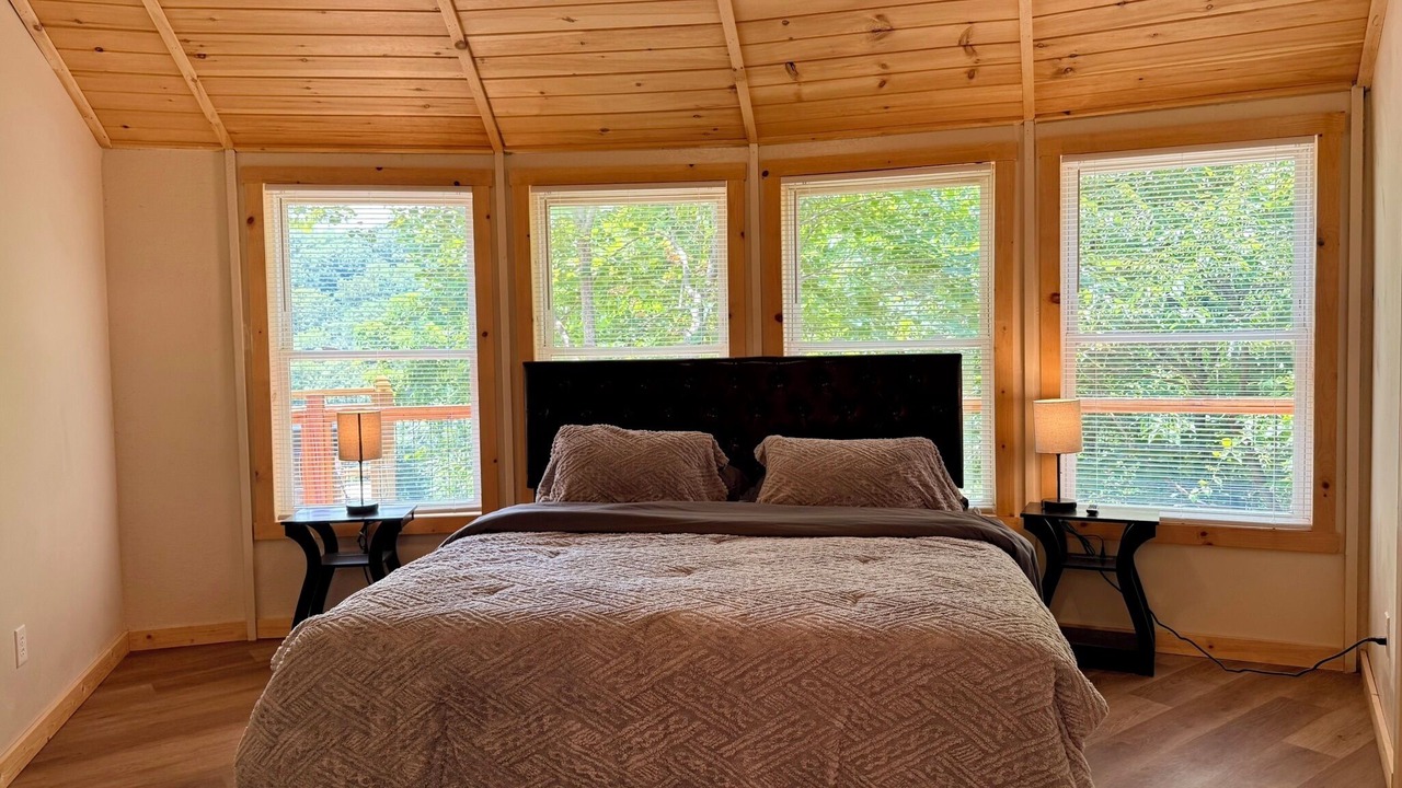 Photo of Bedroom in Kodak