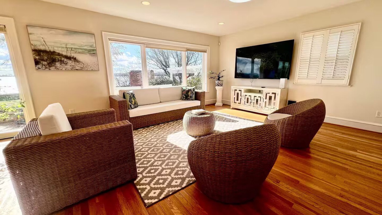 Photo of Livingroom in Hampton