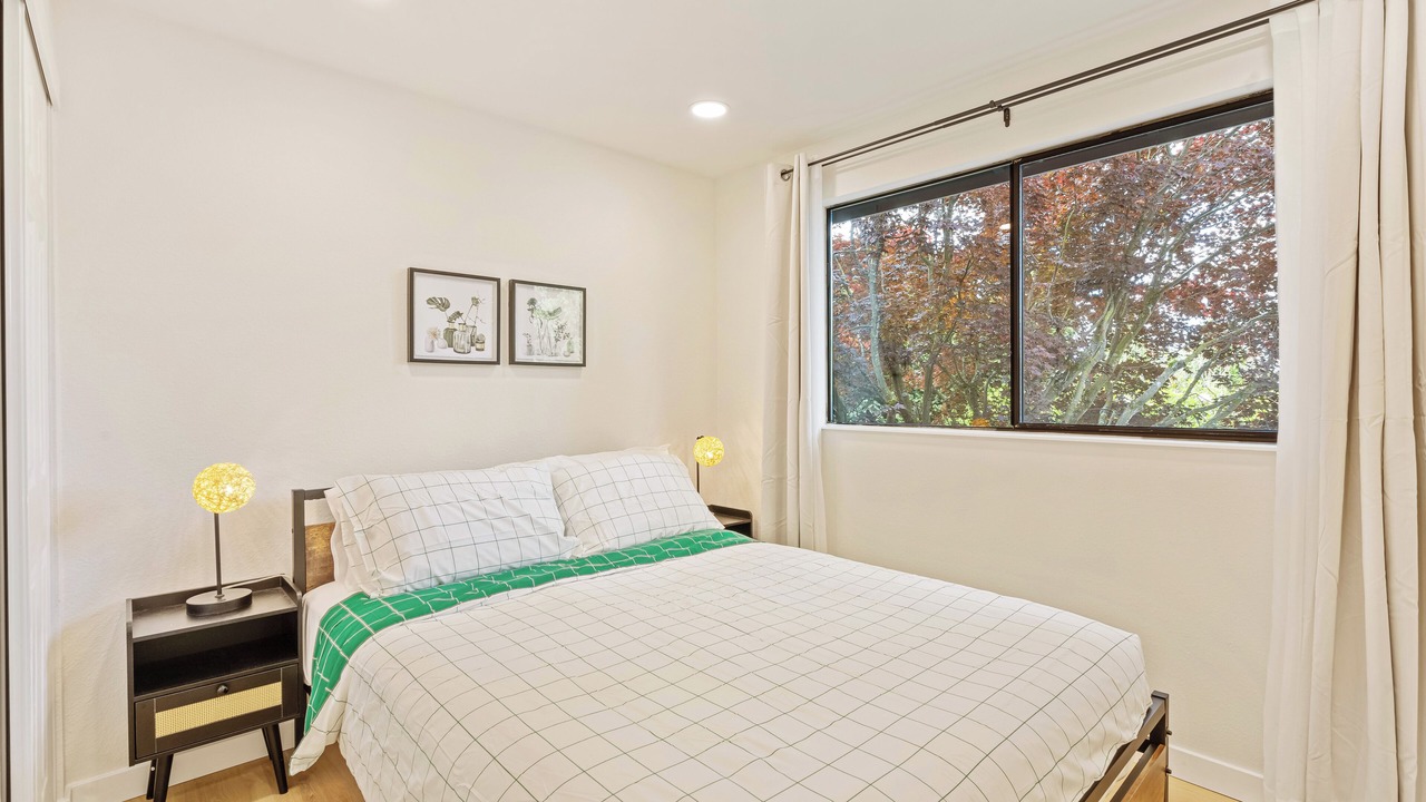 Photo of Bedroom in Paine Field-Lake Stickney