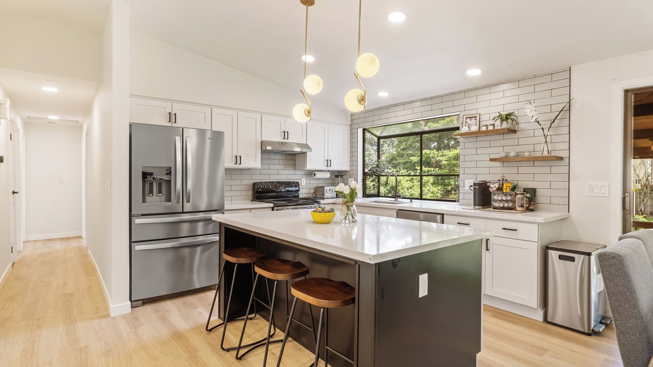 Photo of Kitchen in Paine Field-Lake Stickney