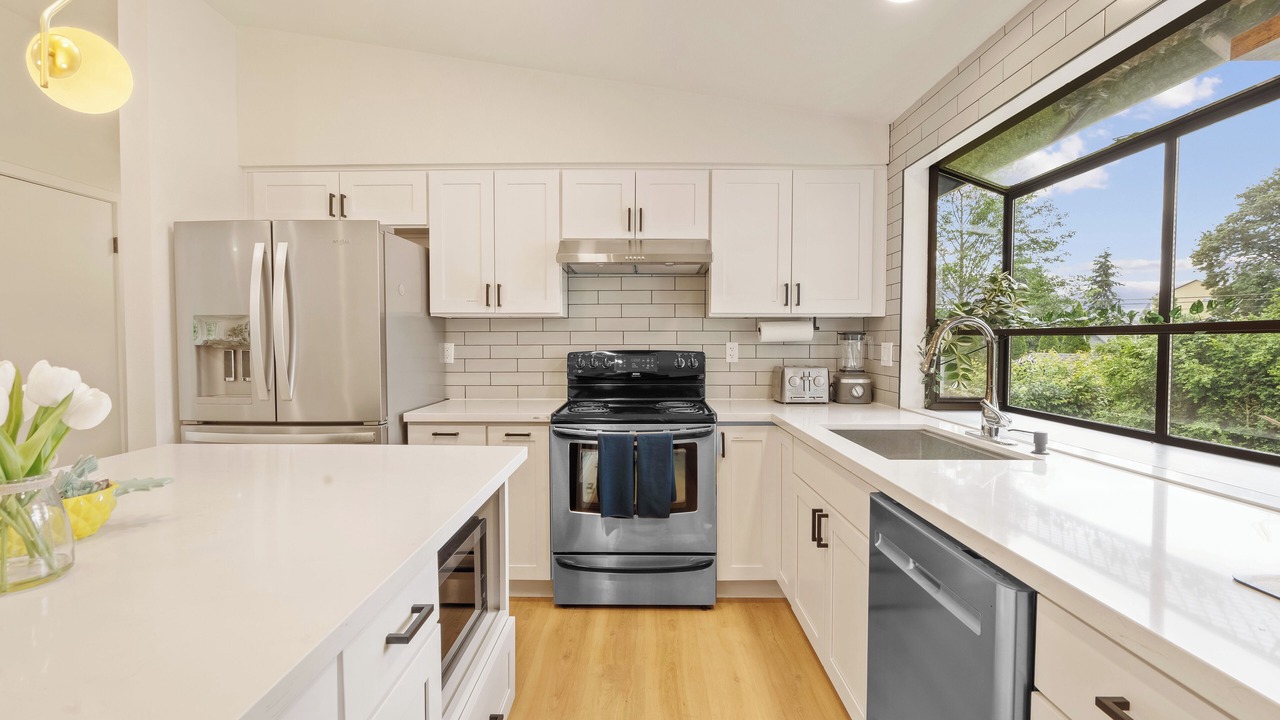 Photo of Kitchen in Paine Field-Lake Stickney