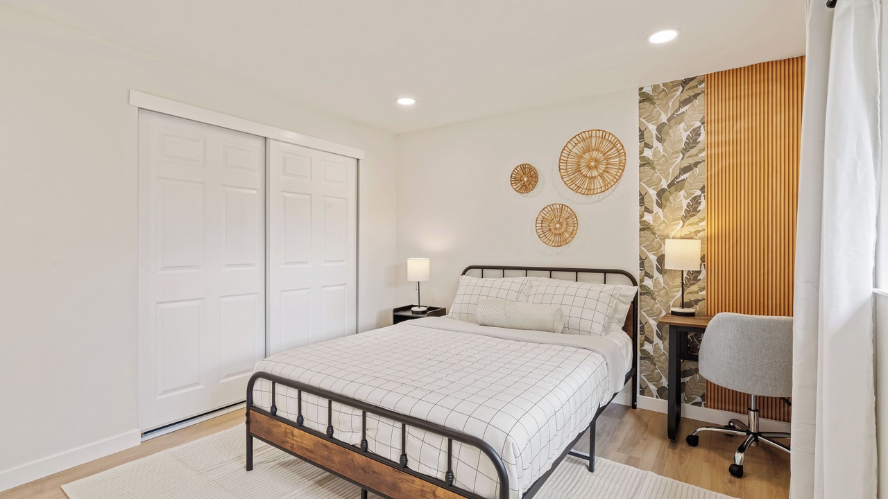 Photo of Bedroom in Paine Field-Lake Stickney