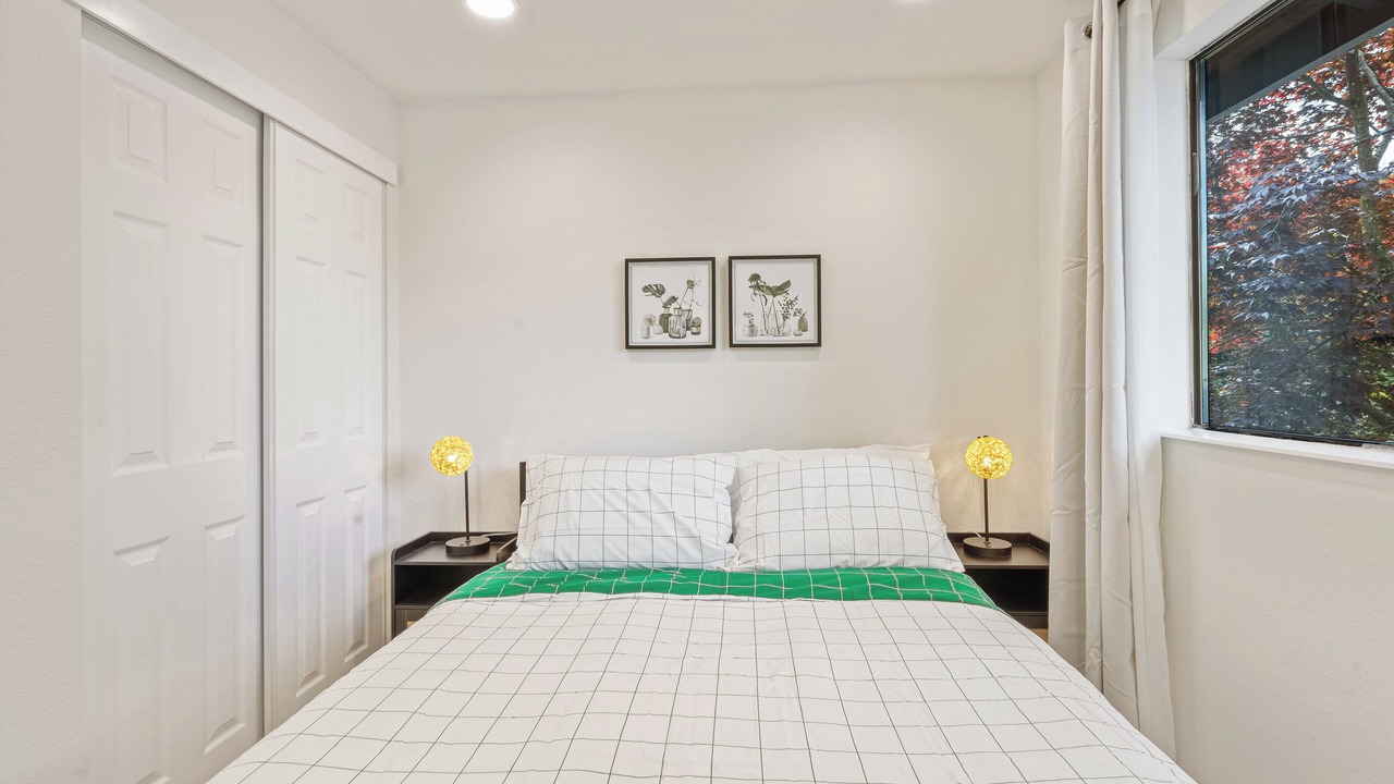 Photo of Bedroom in Paine Field-Lake Stickney