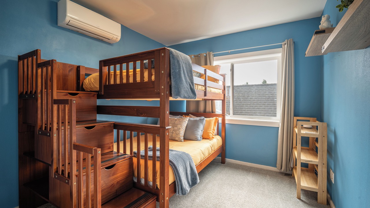 Photo of Bedroom in North College Park
