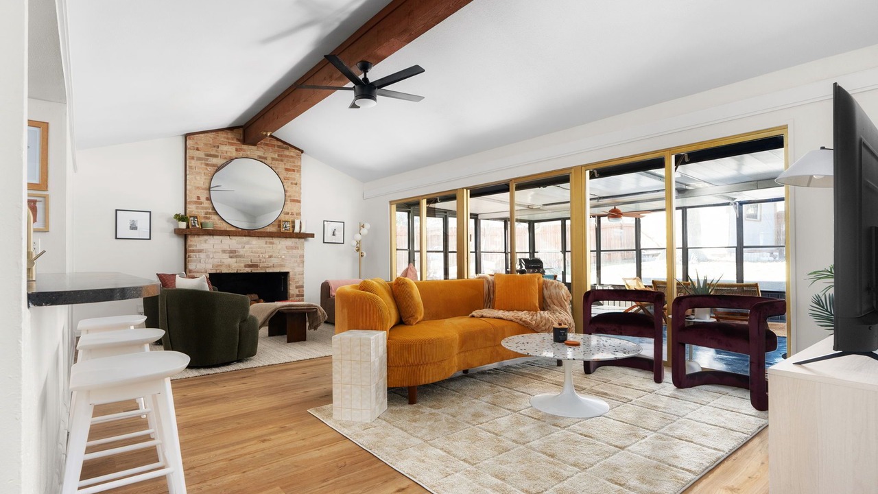 Photo of Livingroom in University Hills