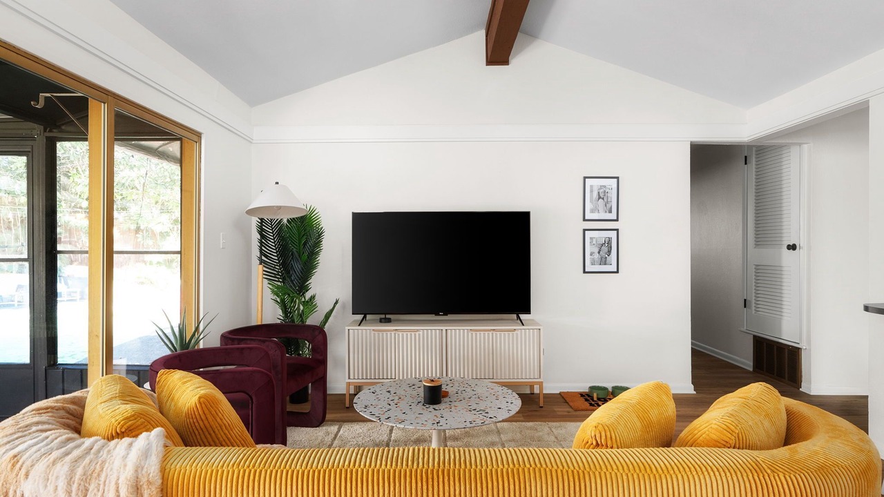Photo of Livingroom in University Hills
