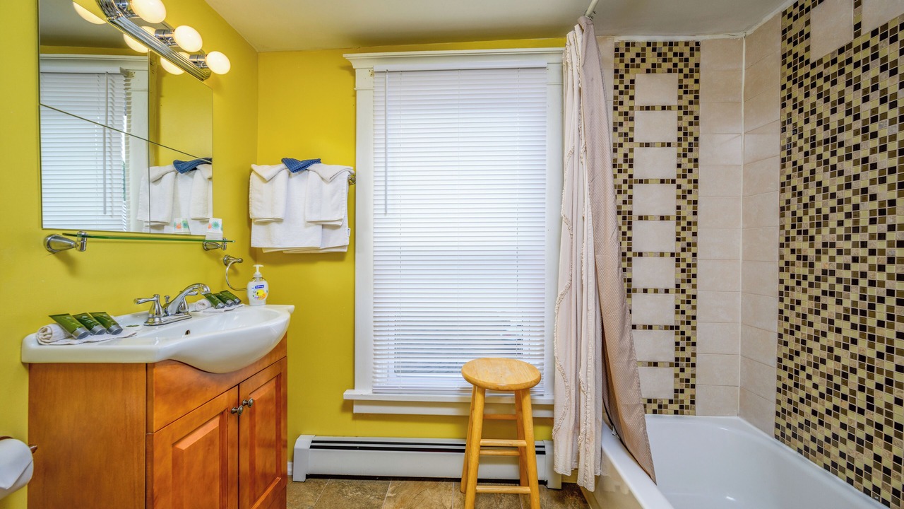 Photo of Bathroom in Maplecrest