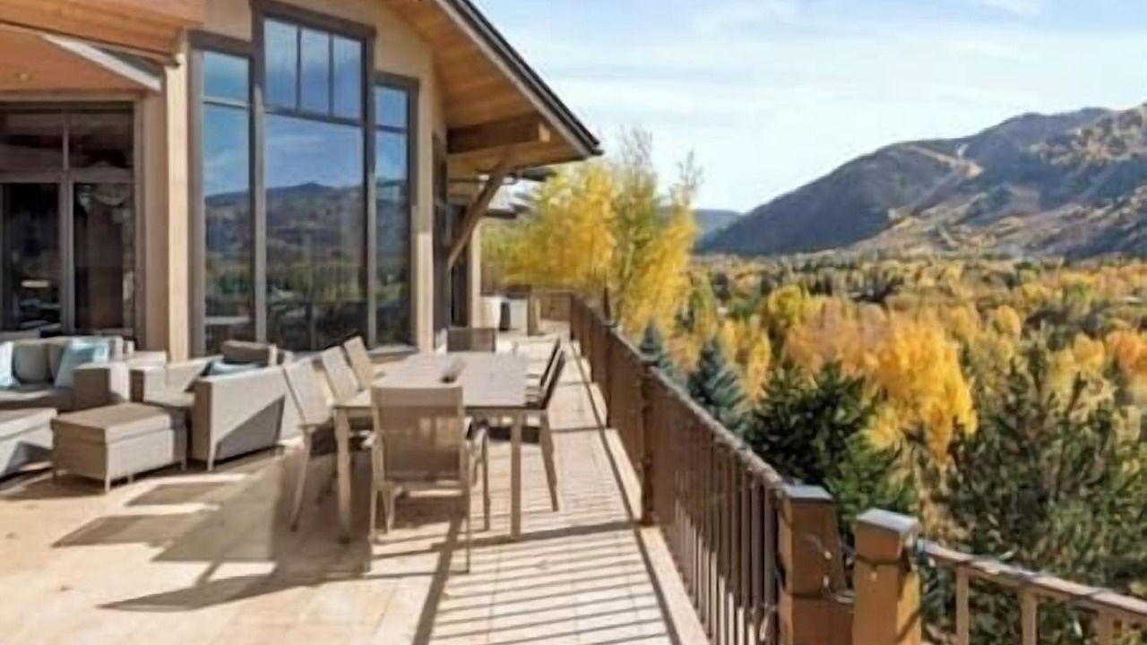 Photo of Outdoor in Red Mountain