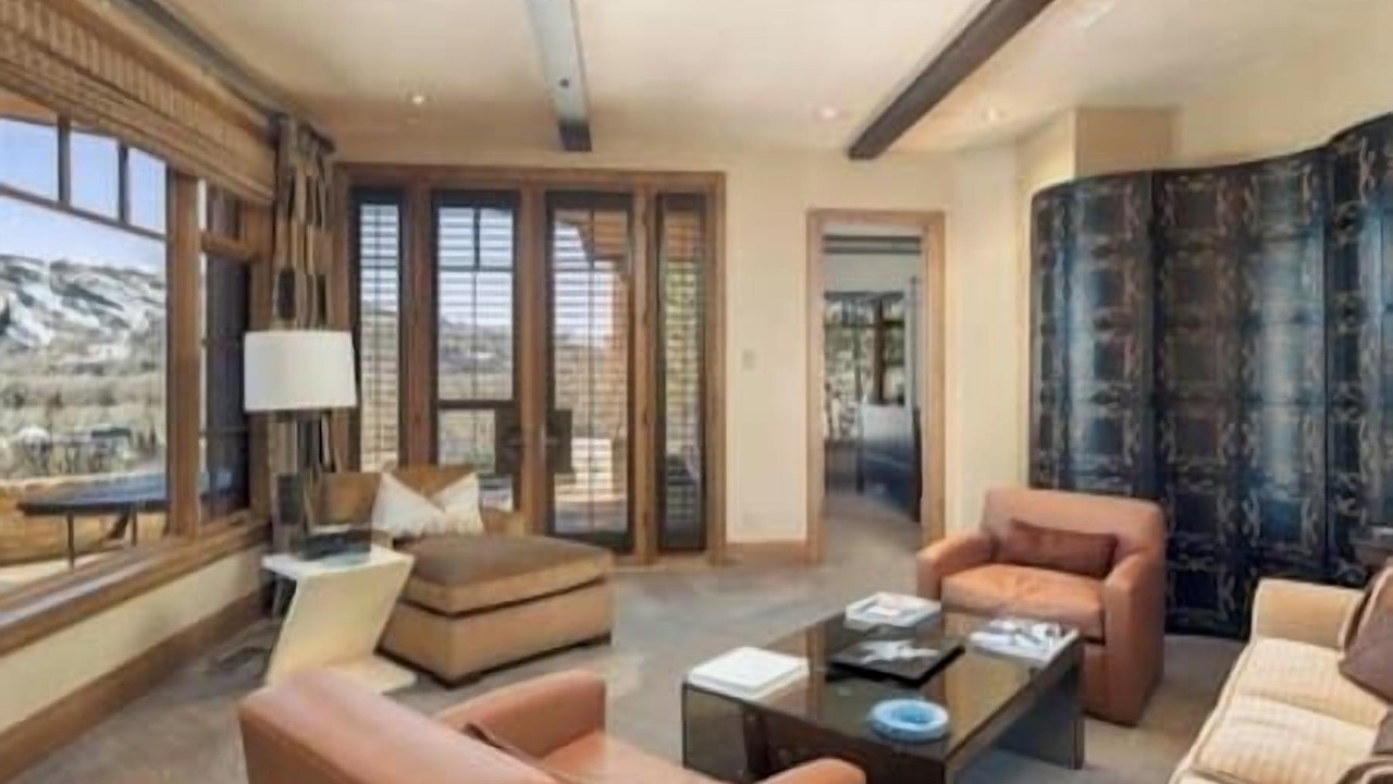 Photo of Livingroom in Red Mountain
