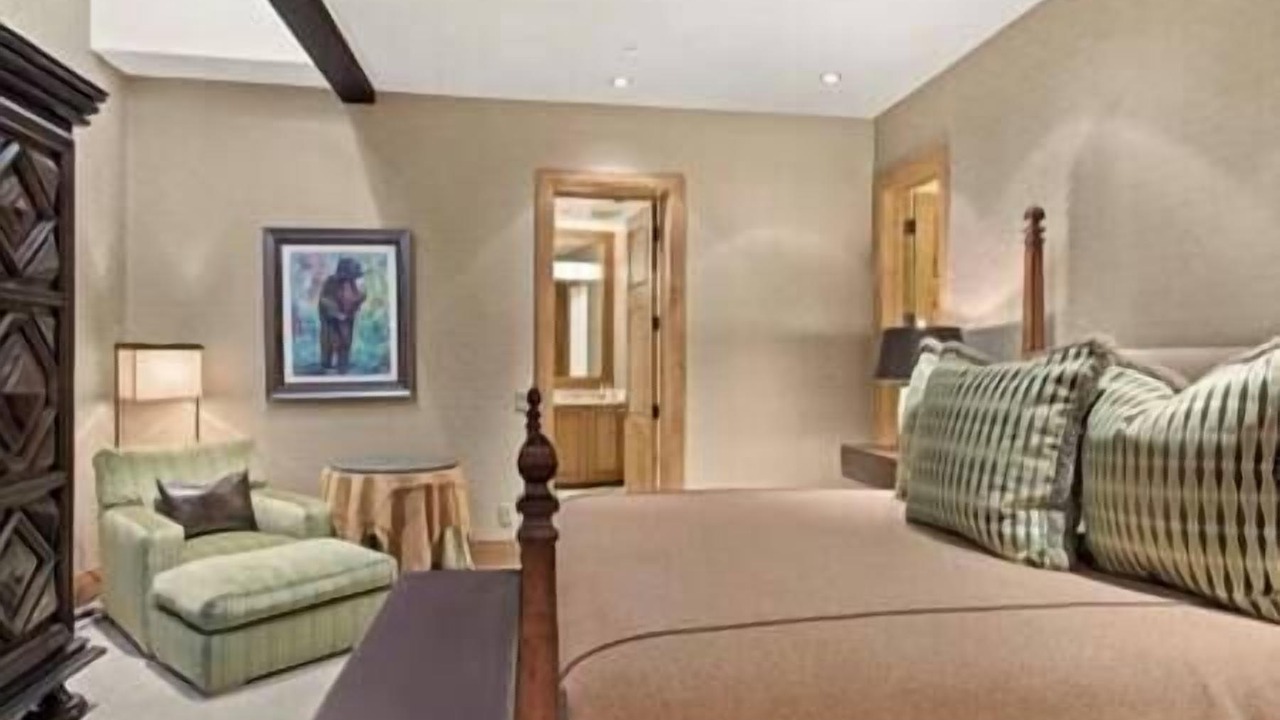Photo of Bedroom in Red Mountain