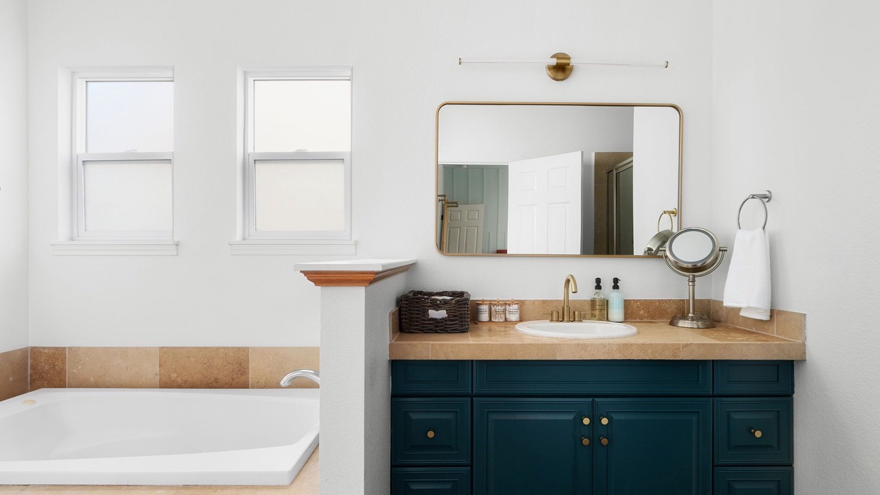 Photo of Bathroom in Apache Shores