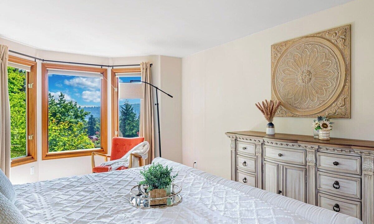 Photo of Bedroom in Overlake