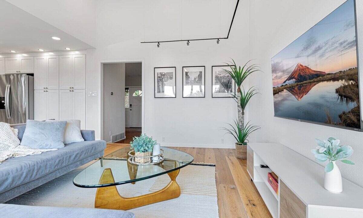 Photo of Livingroom in Overlake