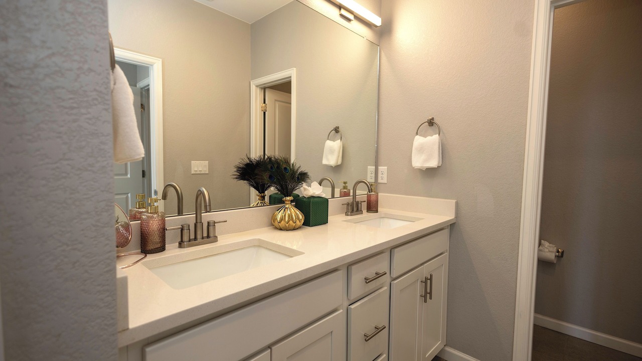 Photo of Bathroom in Dupont