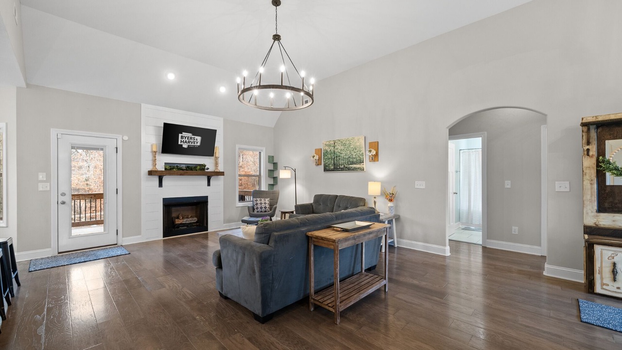 Photo of Livingroom in Clarksville
