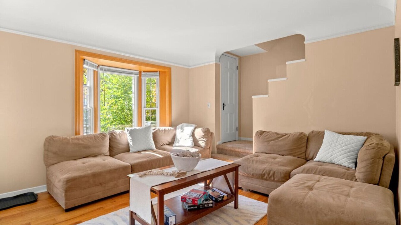 Photo of Livingroom in Dearborn