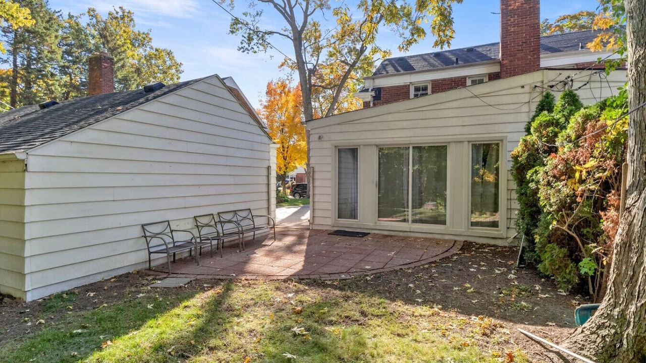 Photo of Outdoor in Dearborn