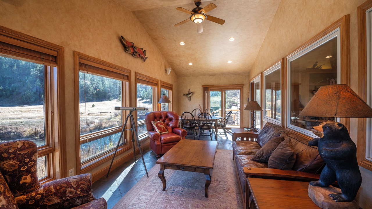 Photo of Livingroom in Pine