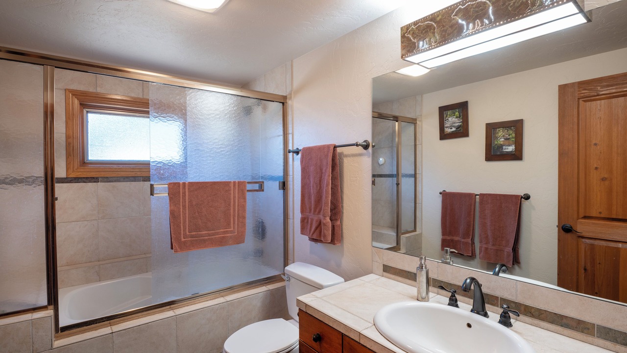 Photo of Bathroom in Pine