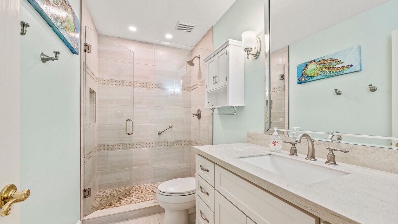 Photo of Bathroom in Kings Lake